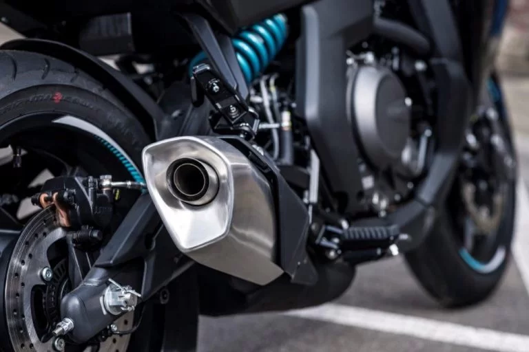 Feature close up foto van uitlaat CF Moto 650 GT