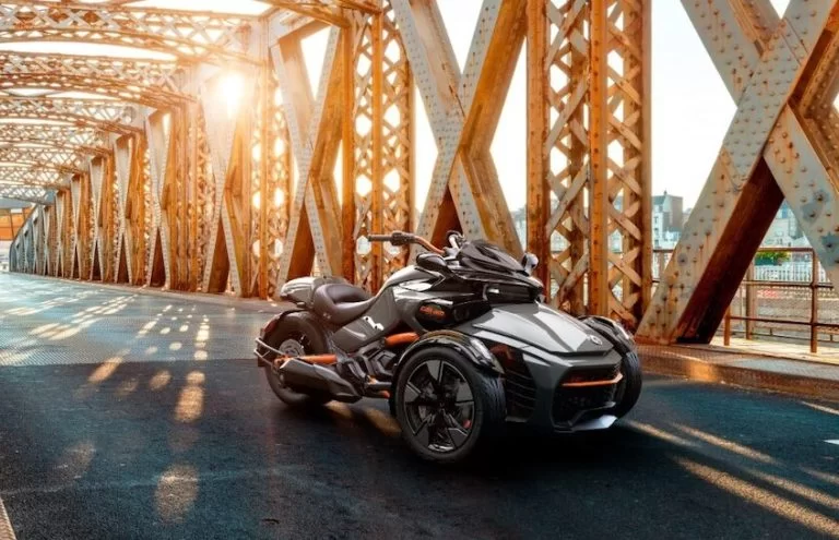 lifestylefoto 2021-Can-Am-Spyder-F3-S-Gravity-Grey-special-series-kopen-2