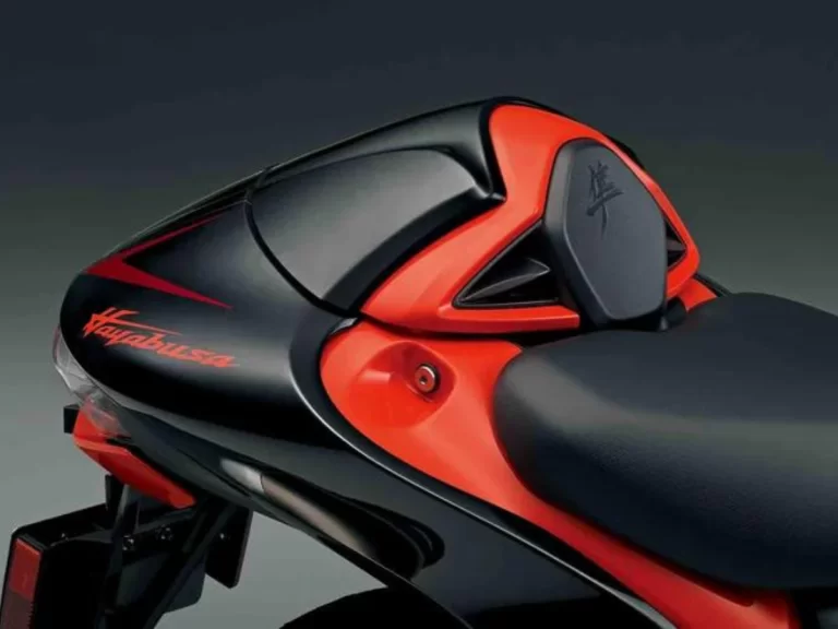 2023-Hayabusa-GSX1300R_25th-anniversary-seat