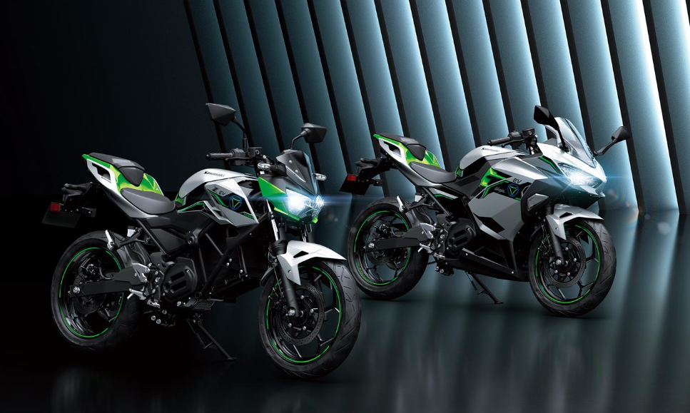 Studiofoto twee 2023 Kawasaki EV en HEV ontdekken