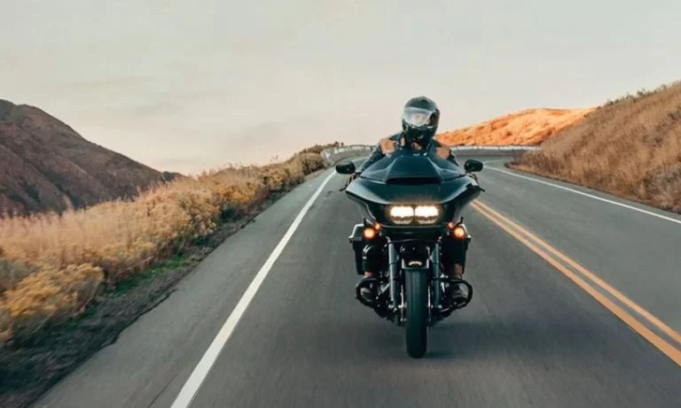 actieftofo van de 2023-harley-davidson-road-glide-ST-toermotor