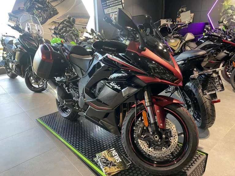 showroomfoto 2023-kawasaki-ninja-sx_1000 Sovereign Red