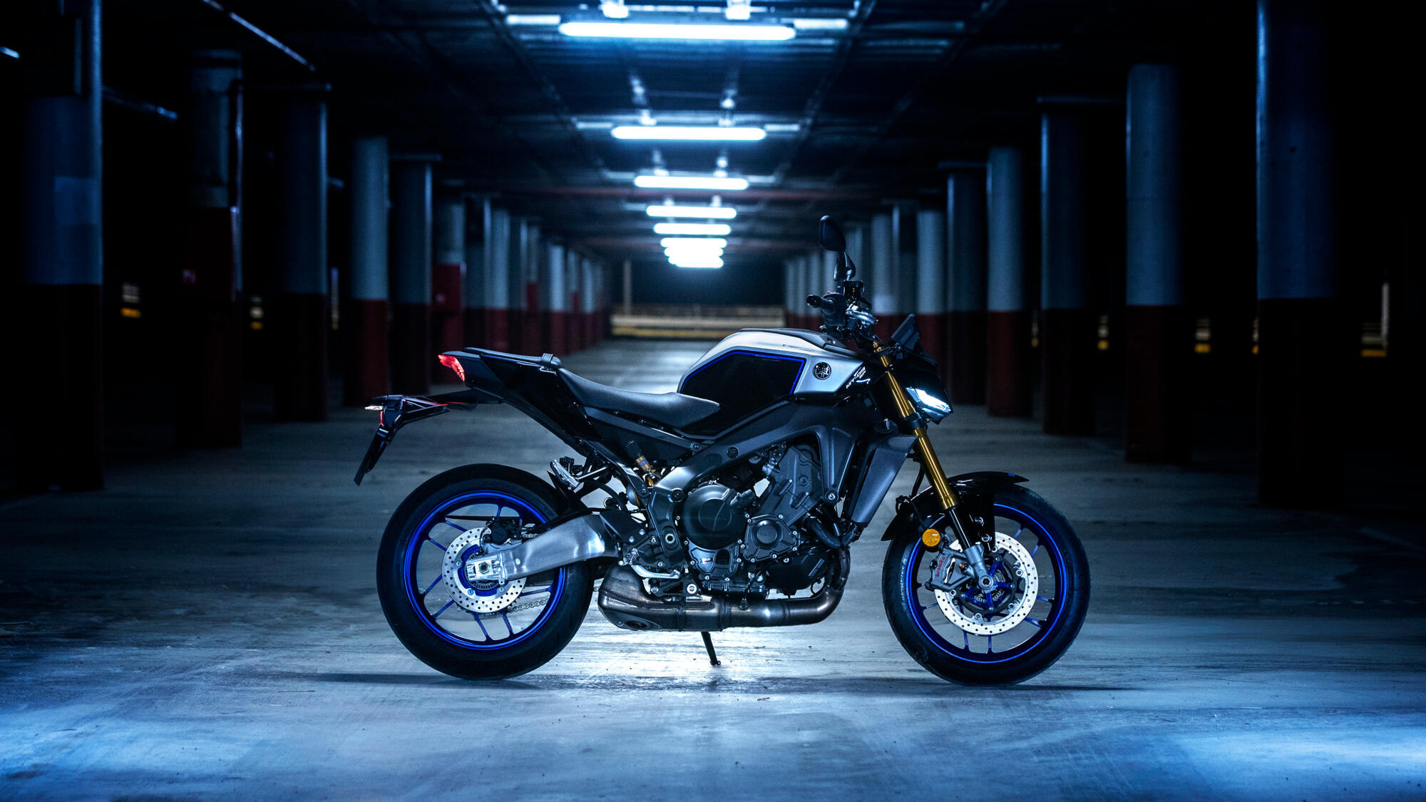 bekijk de Yamaha MT-09 SP 2024