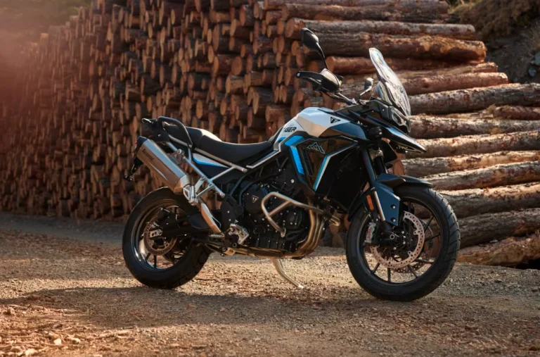 2026-Triumph-Tiger-900-alpine-edition-toermotor