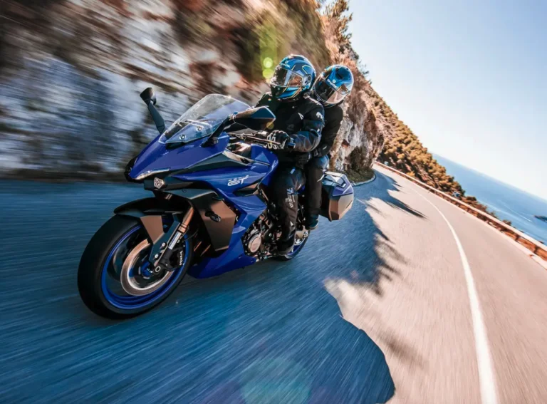 2026-suzuki-gsx-s1000gt-toermotor