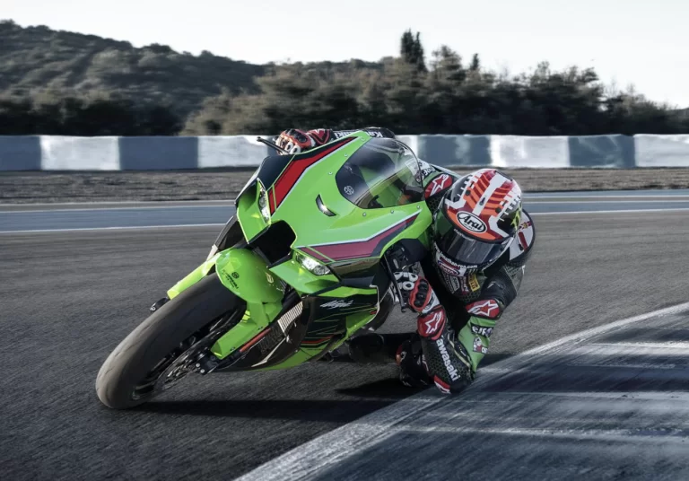 Kawasaki race motoren. Een vertoning an sich