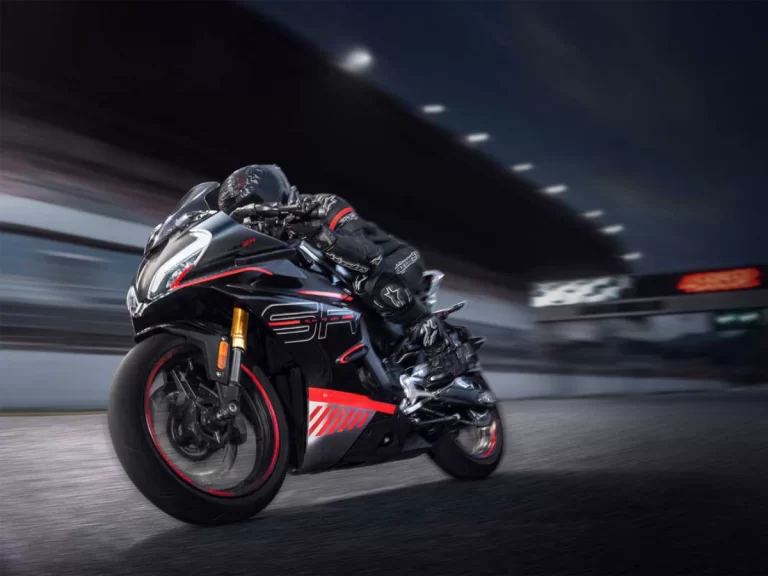 CF-Moto-450SR- actie