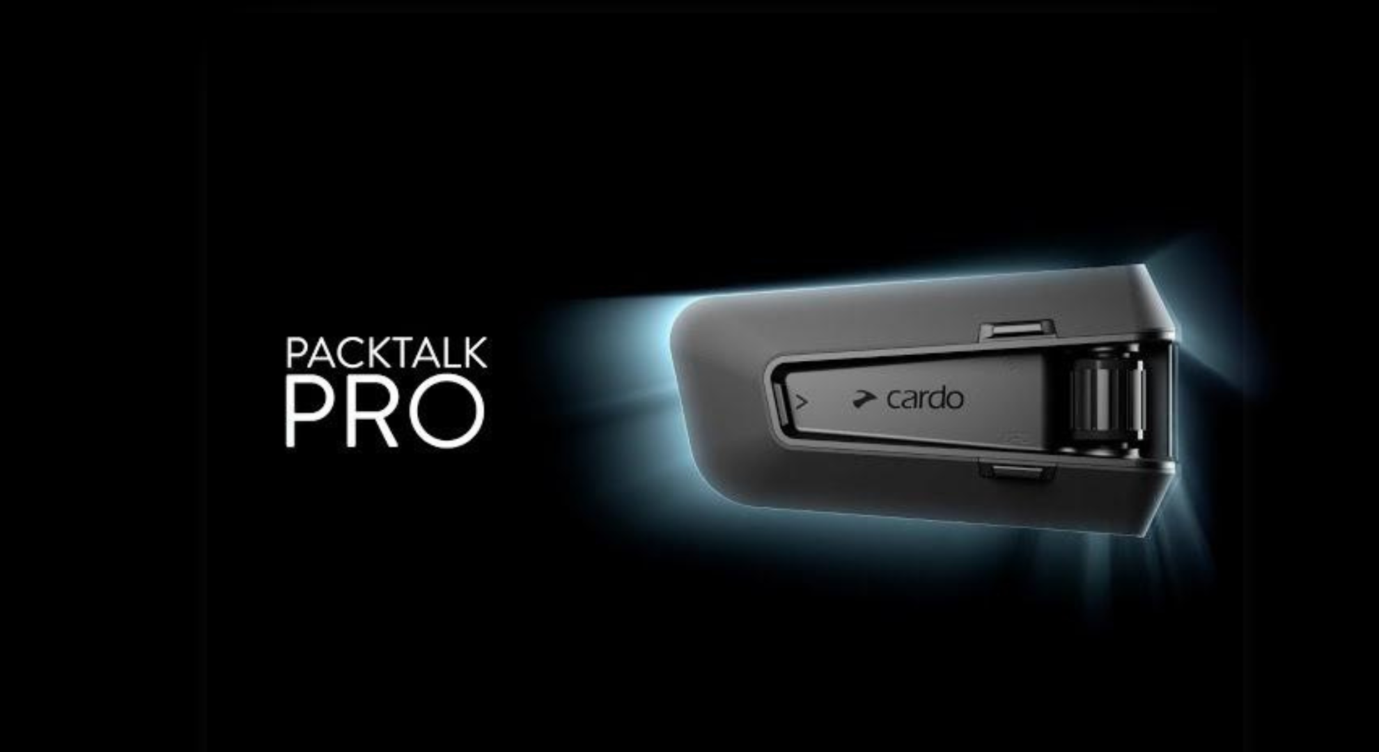 De nieuwe Cardo Packtalk in een zwarte studio.