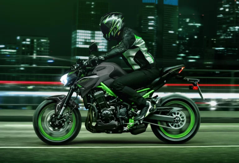 actiefoto kawasaki Z900 2023 model