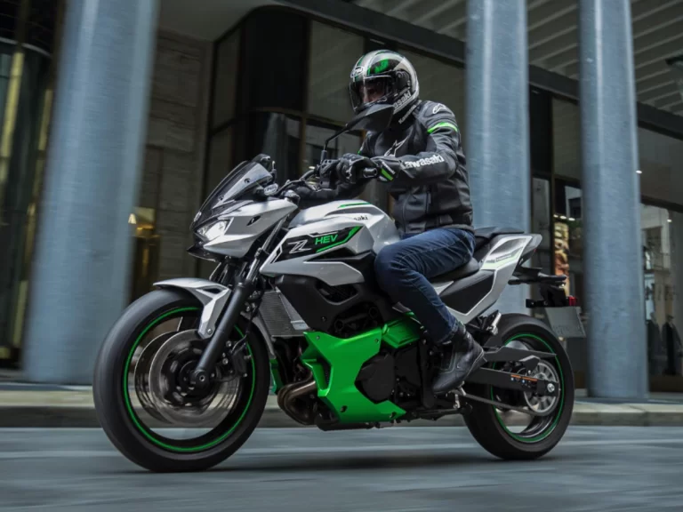 Rijdende kawasaki z7 hybrid