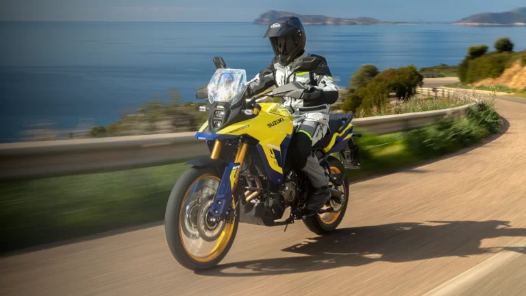 V-Strom 800 DE nieuw. Geel actieshot