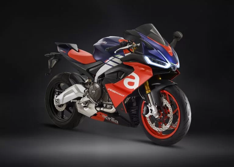 Aprilia RS 660 in een studio