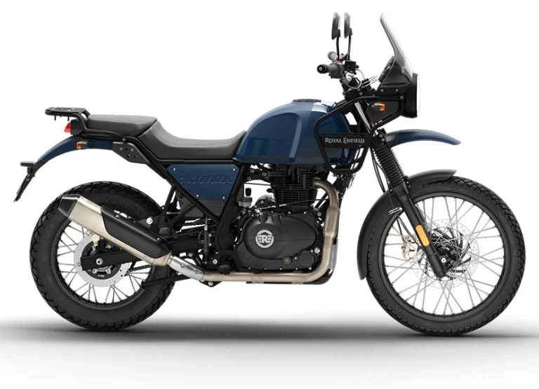 Himalayan 411 motor in een witte studio.