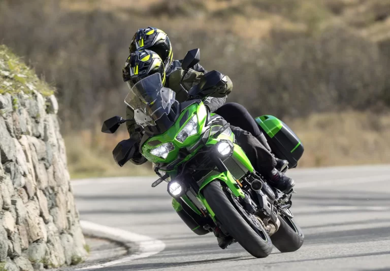 actiefoto Kawasaki Versys 650 2023 model