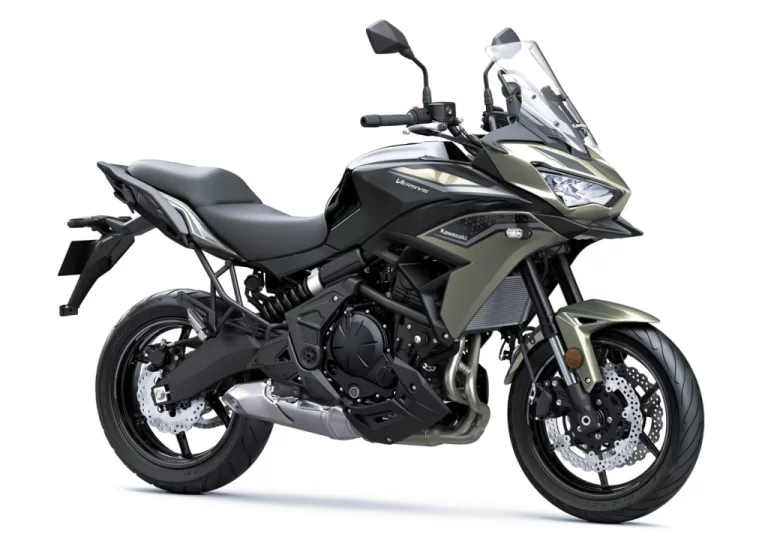 Studiofoto 2023 Kawasaki versys 650 model