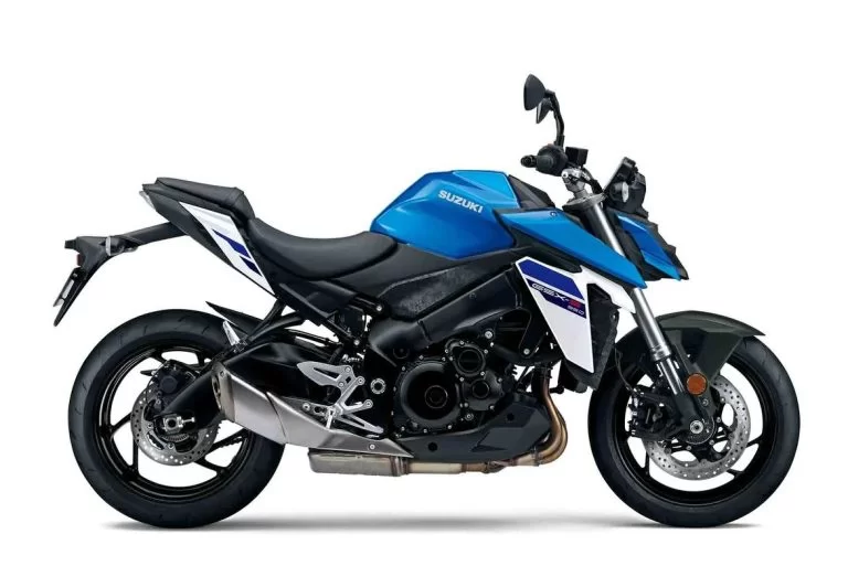 Suzuki naked bike in witte studio