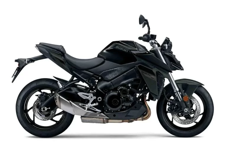 zwarte Suzuki naked bike in witte studio