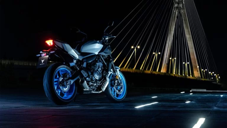 Yamaha-mt-07-y-amt-2025
