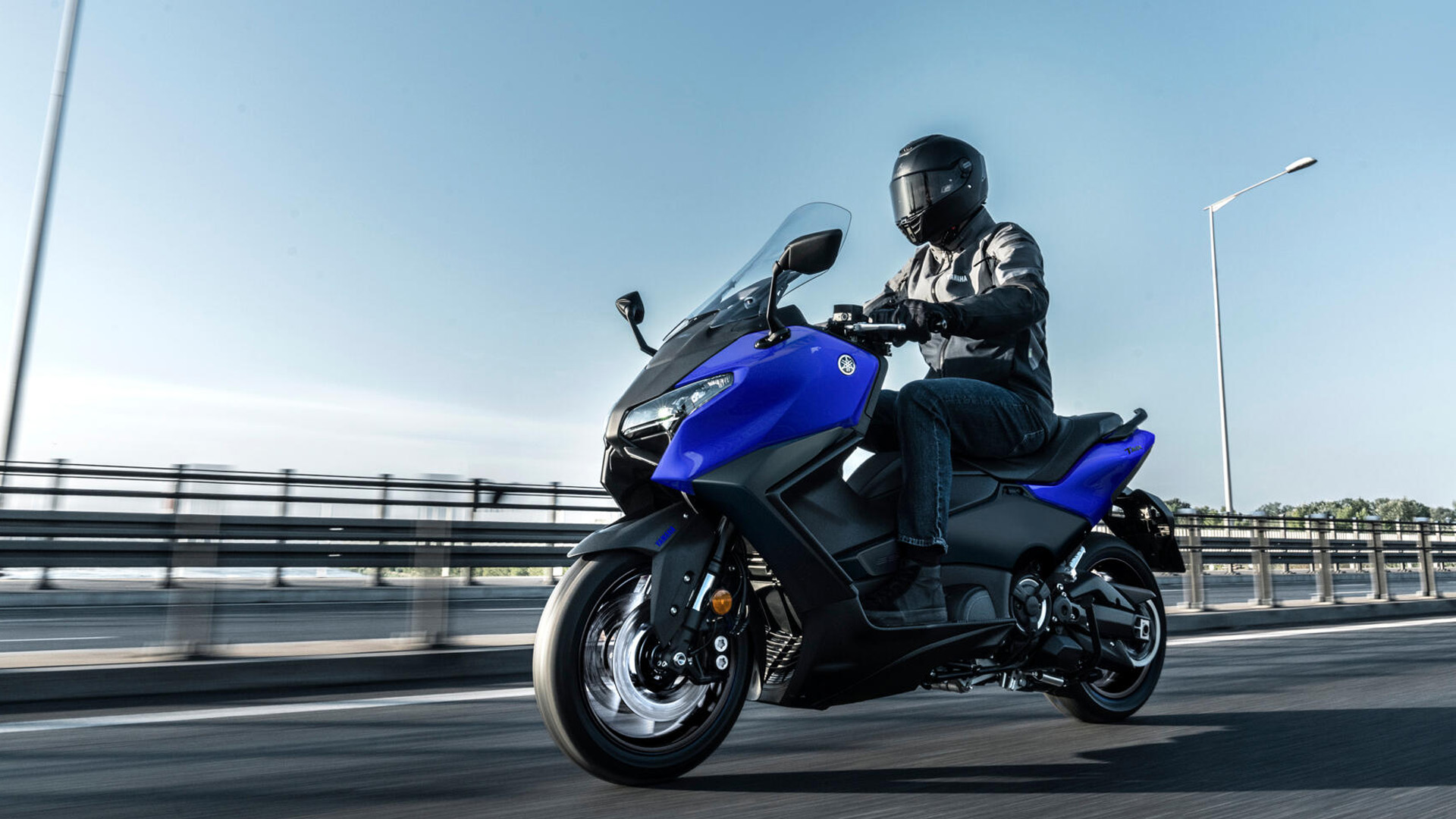 Yamaha TMAX motorscooter die met rijbewijs A2 gereden kan worden