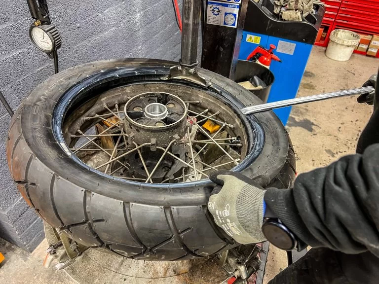 Bandenservice bij Motorcity Amsterdam