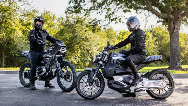 lifestyle foto can-am elektrische motoren 2024