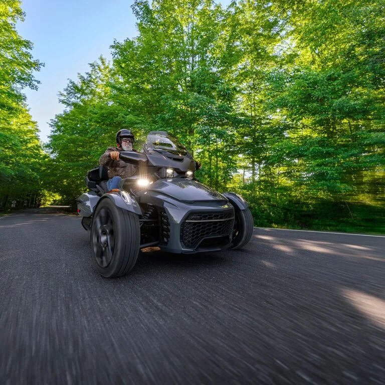 Can-Am Spyder RT Sea-to-Sky 2027 tijdens een rit