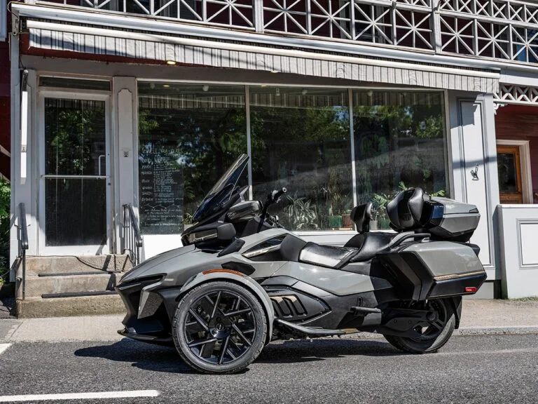 Can-Am Spyder RT Sea-to-Sky 2027, zijaanzicht