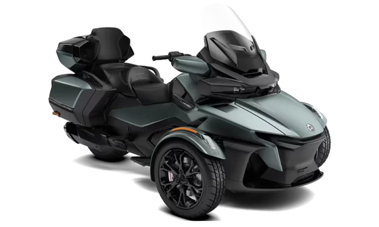 Spyder RT Limited in een witte studio