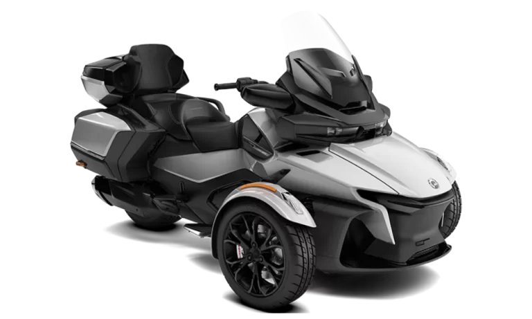 Spyder RT Limited in een witte studio