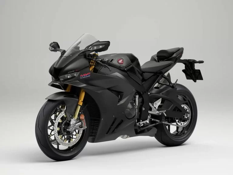 Honda fireblade carbon edition in studio