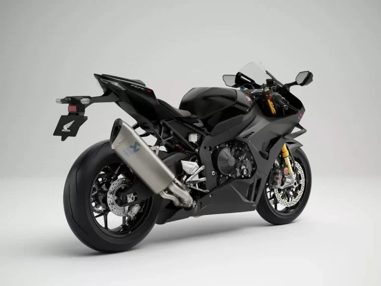 honda cbr1000rr-r in studio