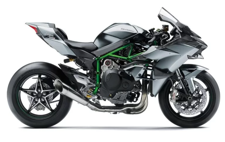 Kawasaki Ninja in een witte studio