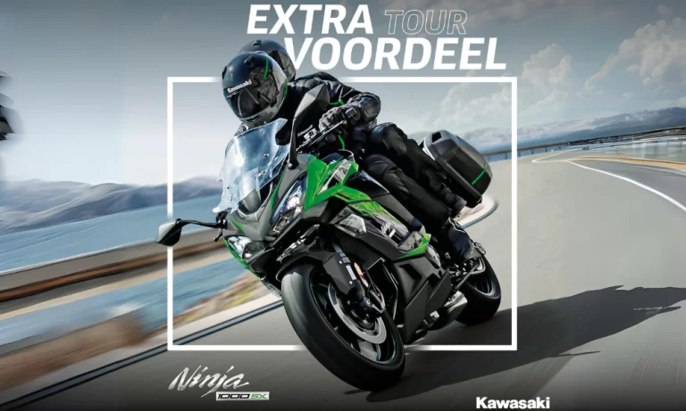 Kawasaki Ninja 1000SX met water op de achtergrond