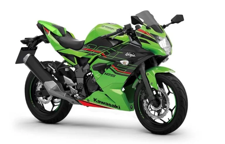 Kawasaki motor in witte studio