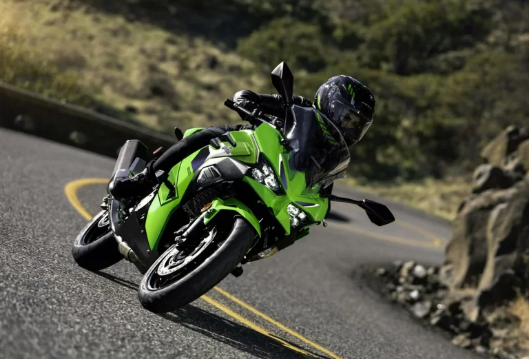 Ninja 500 se rijdend over straat