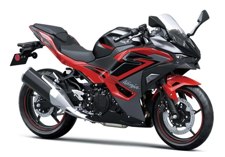 Ninja 500 SE in een witte studio.