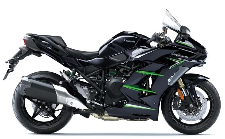 Kawasaki tourmotor in witte studio