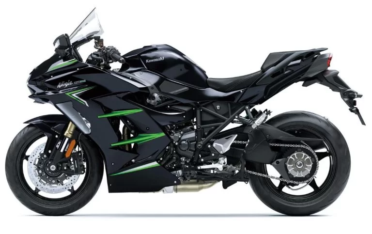 Kawasaki tourmotor in witte studio