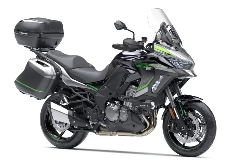 Kawasaki tourmotor met witte achtergrond