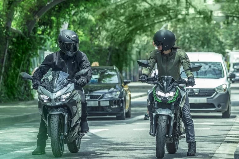 2 elektrische motoren naast elkaar