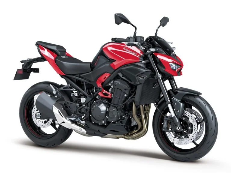 Kawasaki Z900 2027 Candy Persimmon Red Metallic Carbon Gray