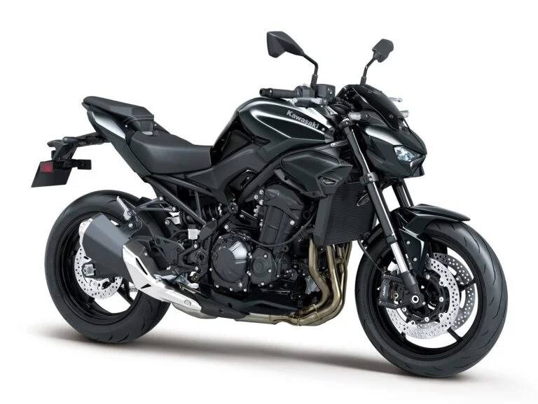 Kawasaki Z900 2027 Ebony Metallic Carbon Gray