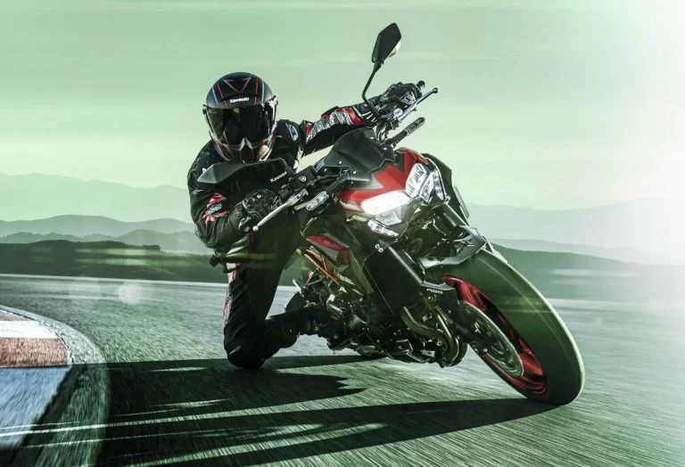 Kawasaki Z900 op het circuit