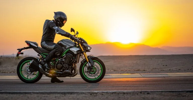 Kawasaki Z900 SE 2027 in actie zonder vervorming