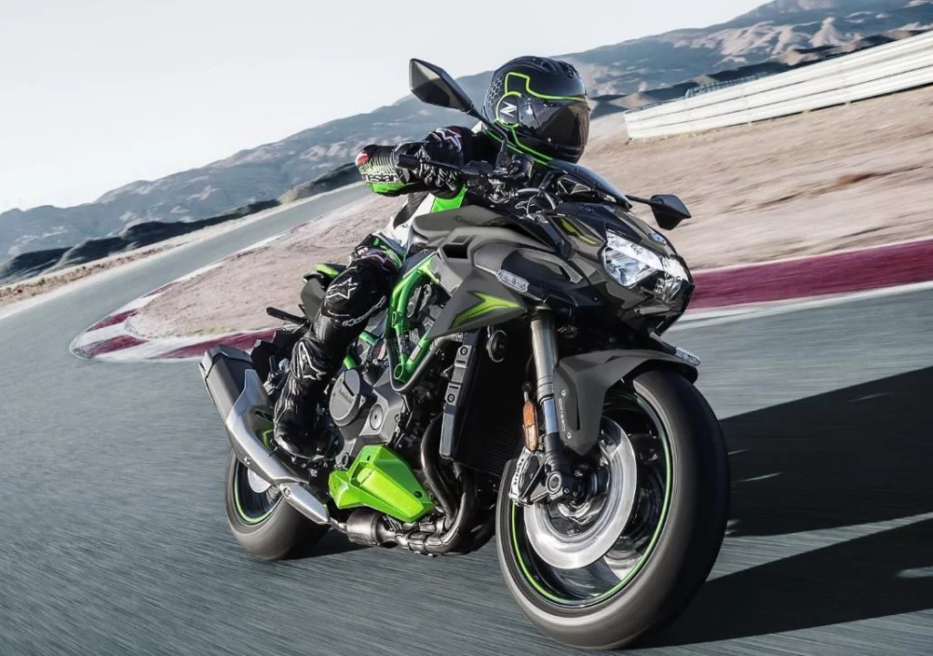 zh2 se rijdend over het circuit.