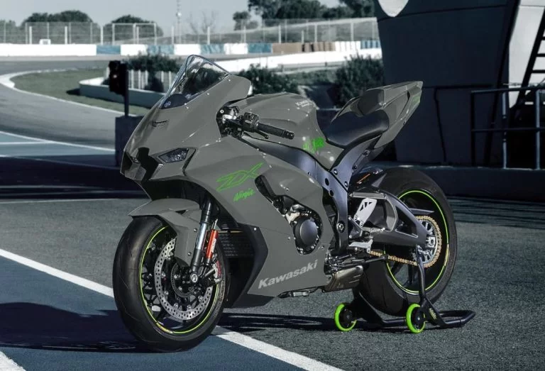 ZX-10RR op het asfalt.