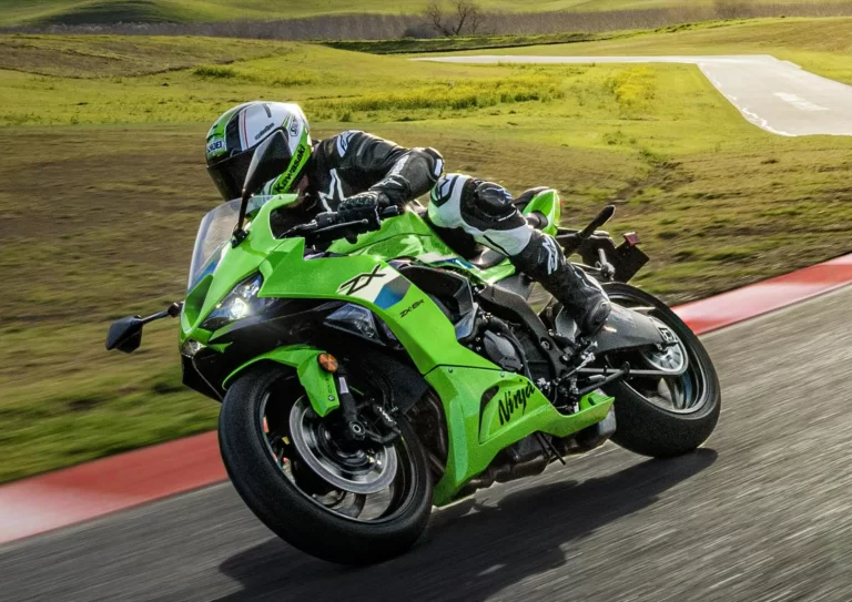 ZX-6R rijdend over het circuit