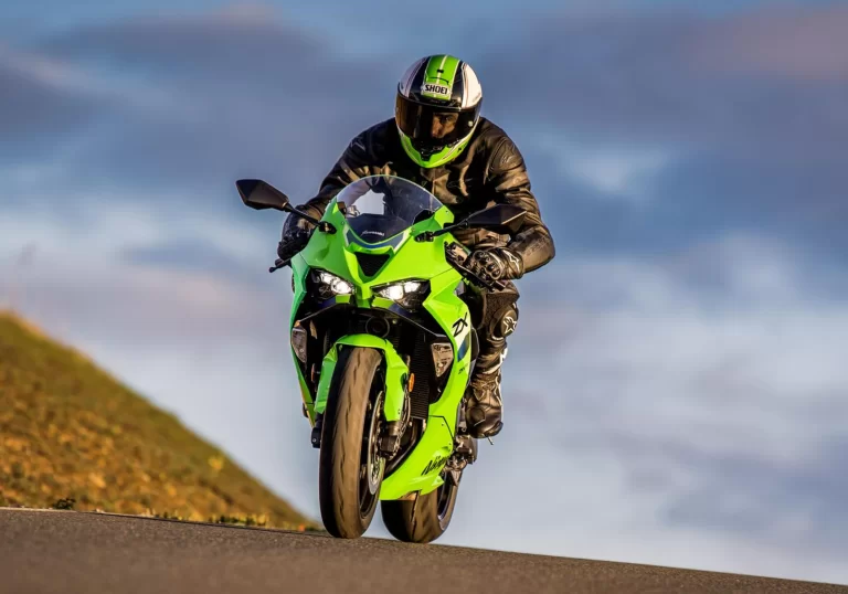 ZX-6R rijdend over het circuit