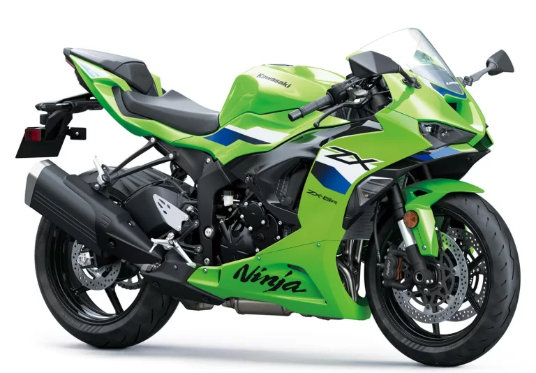 ZX-6R lime green in een witte studio