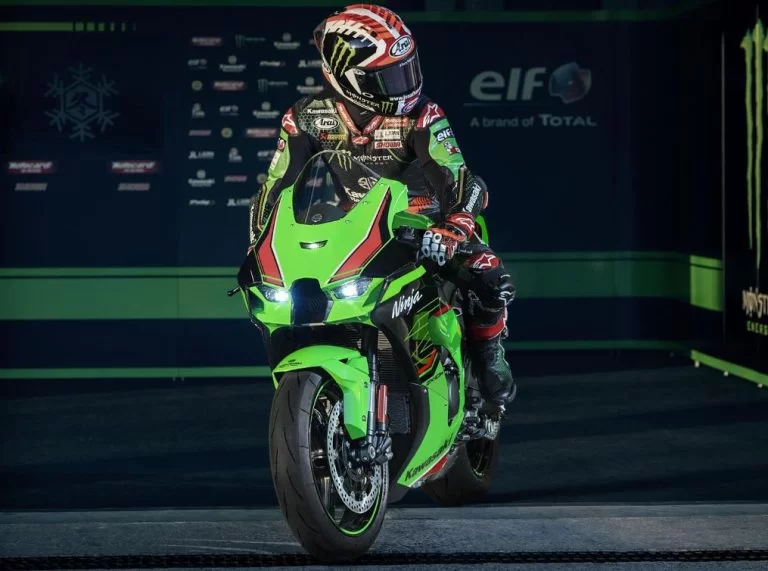 Kawasaki supersport vanuit de pitbox